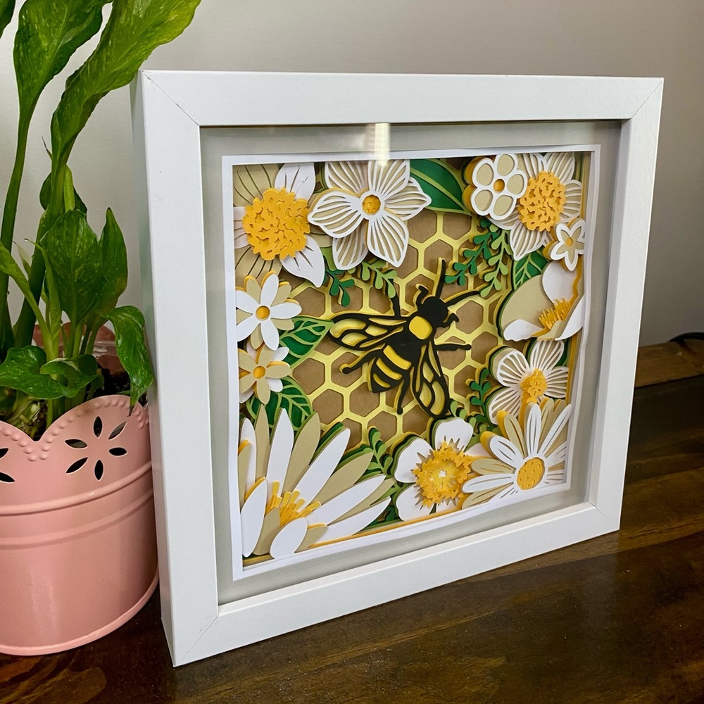 3D Bee Shadowbox - Picture 3 of 10